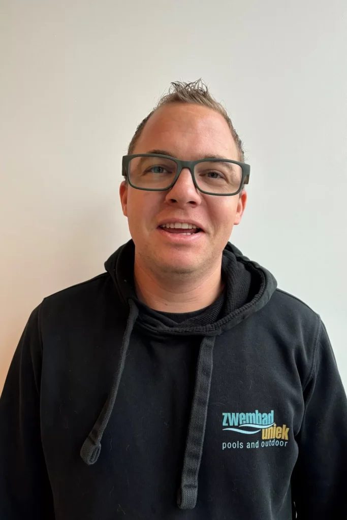 Niels monteur zwembaduniek.nl