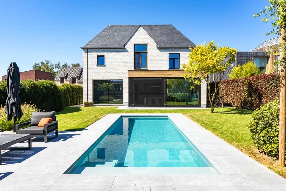 Zwembad-Uniek-zwembad-b9464b9e