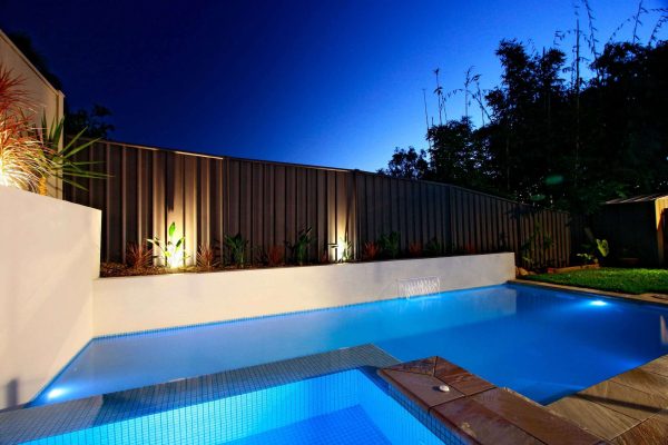 Blue tiled spa on pool scaled